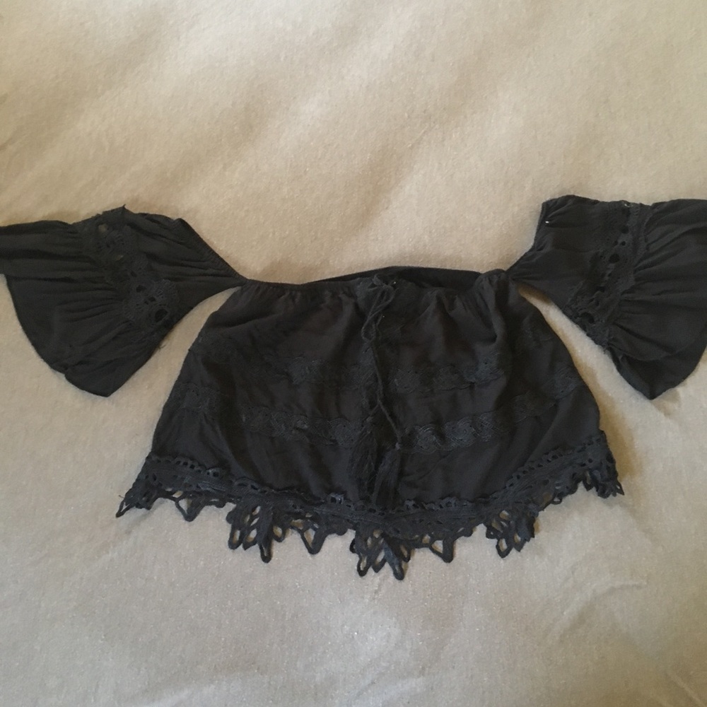 black crop top